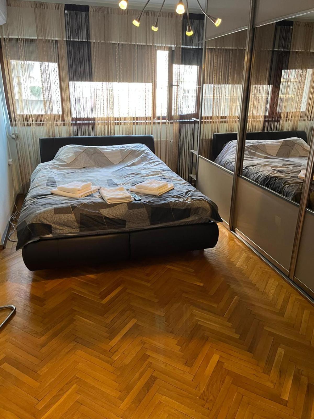 Romana 100 Sqm Deluxe Apartament Bucureşti Ngoại thất bức ảnh