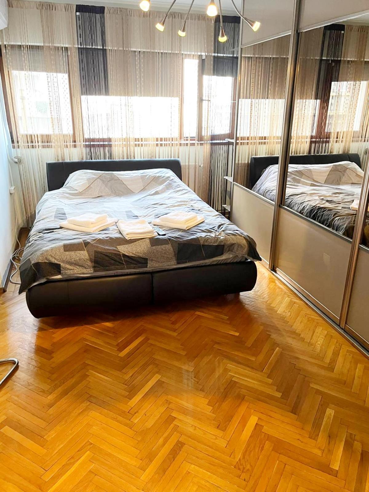 Romana 100 Sqm Deluxe Apartament Bucureşti Ngoại thất bức ảnh