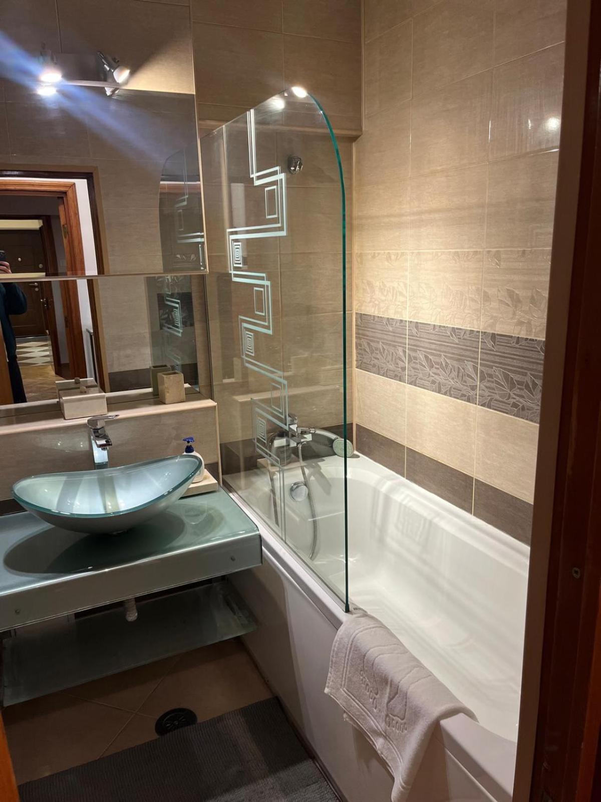 Romana 100 Sqm Deluxe Apartament Bucureşti Ngoại thất bức ảnh